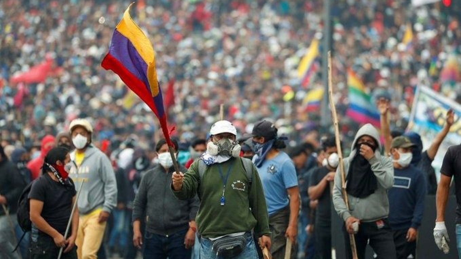 Choques entre policías y manifestantes en Ecuador